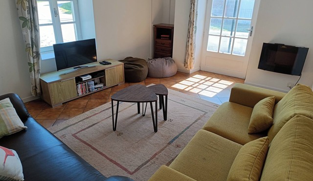 Family-friendly 3 bedroom home in the countryside!