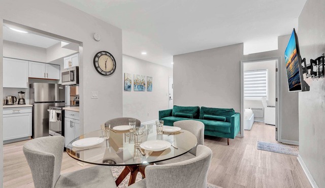 Family-friendly 2BR in Bay Harbor Islands near beach, shops, and dining