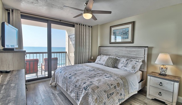 Family Friendly Top Floor Oceanfront Sleeps 6 Balcony Pools