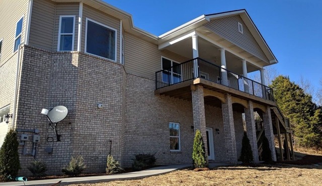 Family friendly Luxury Home in a quiet neighborhood Near Franklin, TN