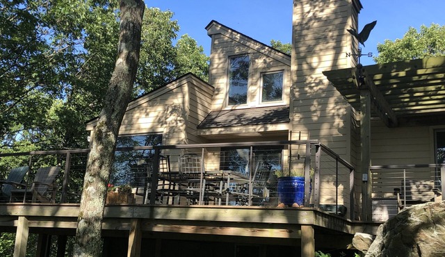 Family Friendly, Cozy Home on the Mountain Golf Course. All Necessities Included