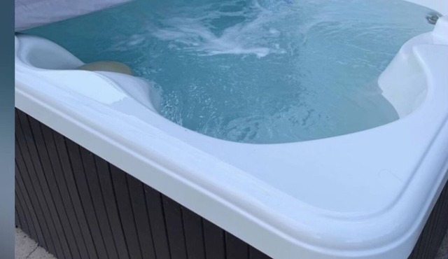 Family/Friend/casino getaway⭐️sleeps 9🐕Pet friendly,3 miles to I24/post ⭐️hot tub