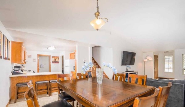 Family/Friend Escape | Patio, Games, Near Lambeau