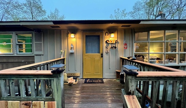 Family friendly-Private Waterfall!-Easy access to all the best of upstate NY!