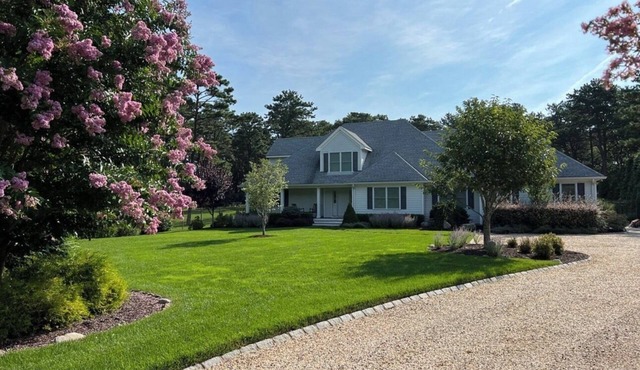 Family friendly 5-bedroom house in gorgeous Westhampton Beach with dream yard