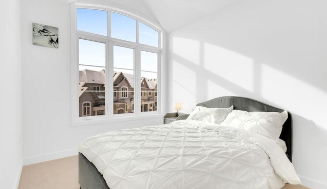 Family-Friendly: Spacious Getaway