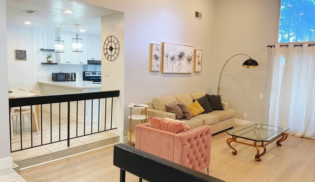 Family-friendly 4 bedrooms, mountain view townhouse located in Hacienda Heights
