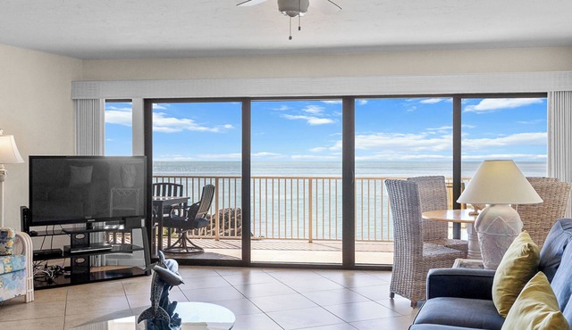 Family friendly 2bedroom+bunkroom/2.5bath oceanfront condo