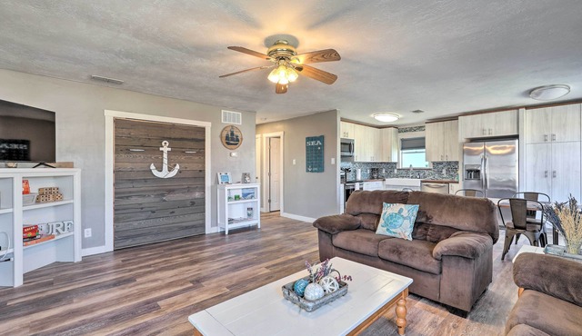 Family-friendly South Padre Island Escape w/Grill