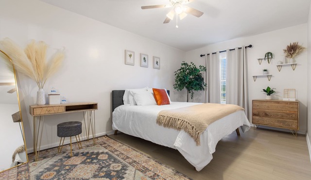 Family Friendly, 15 Min to Douglas Lake, Game Room, King bed