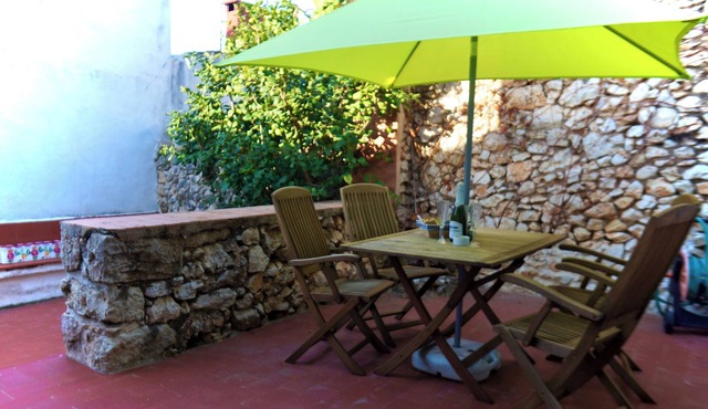 Family Friendly 150-year-old house in the heart of Lliber