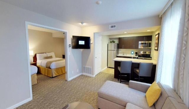 Family-Friendly 1BR Suite w/Full Kitchen + Living Area Near Newpark Mall