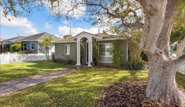 Family friendly 2 bed room in a safe neighborhood