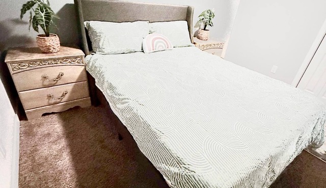 Family-Friendly 2-Bedroom Unit with Full Bathroom, Living Room, TV & Kitchen