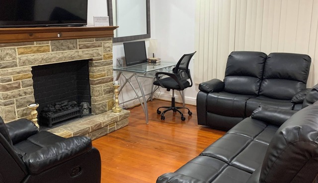 family-friendly 2-bedroom home in Baltimore with WiFi, AC, Pool table, Poker