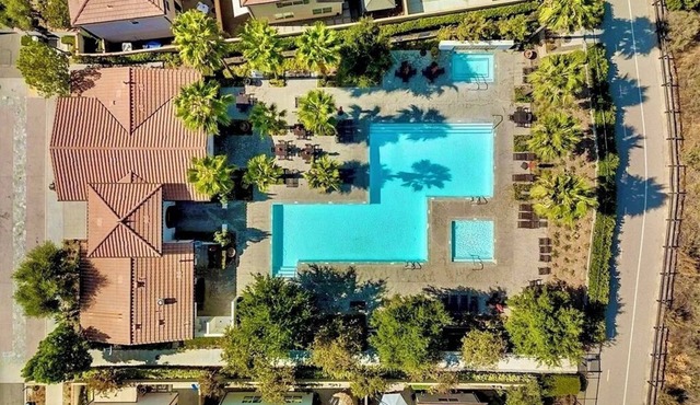 Family-Friendly 2BR Villa Minutes from Six Flags