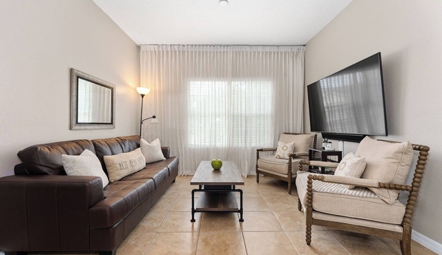 Family Friendly 2BR Condo at Oakwater Resort – 1.5 Miles to Disney