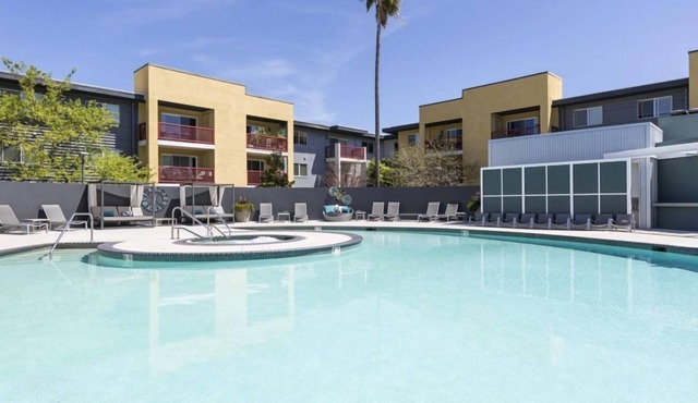 Family-Friendly 2BR Condo in City South with Pool