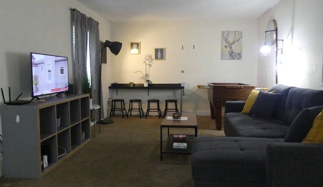 Family-Friendly 2BR Condo Near Universal