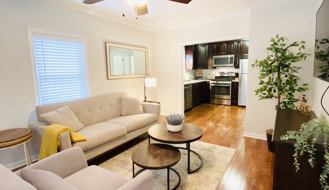 Family-Friendly 2BR with Parking Near NYC + Hospital