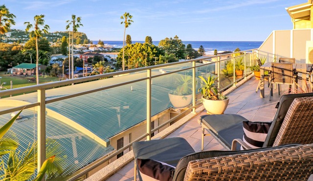 Family friendly 3 bedroom beachside apartment!