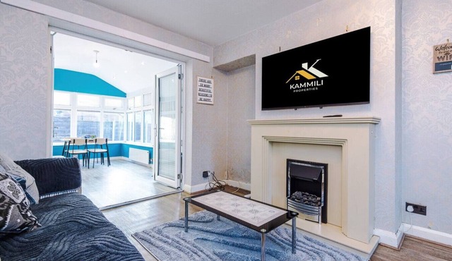 Family-Friendly 3-Bed Near Etihad & City Centre