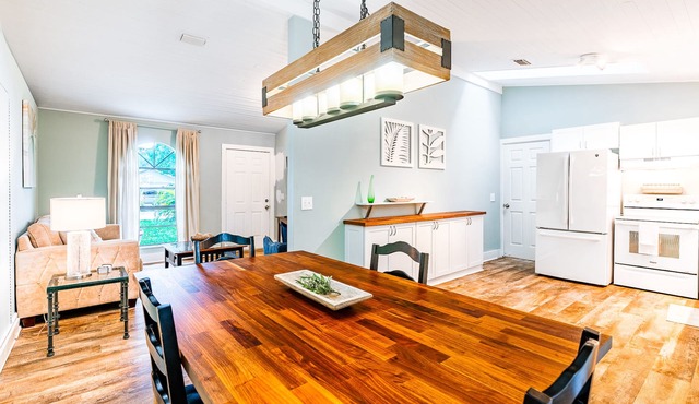 Family friendly 3 bedroom home minutes from the beach and top notch restaurants