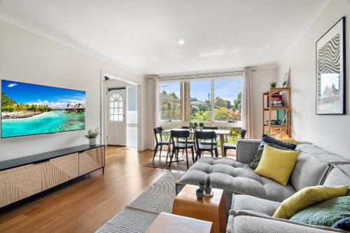 Family Friendly 3-Bed with Courtyard & Parking