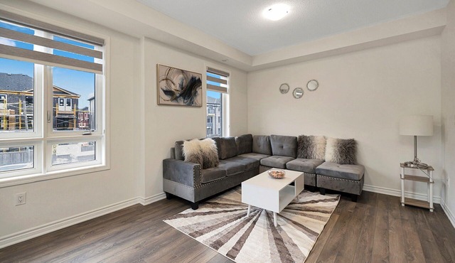 Family-Friendly 3 Bedrooms + 2.5 Bathroom Home Near Mount Pleasant Brampton