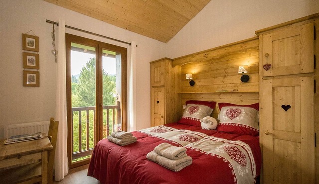 Family friendly 3-bedroom apartment in Samoens close to ski bus and amenities