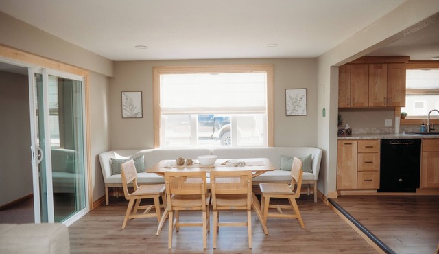 Family friendly 3-bedroom Mina Lake home