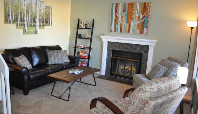Family-Friendly 3 BR House - Short Walk to Downtown Louisville, Trails & Park