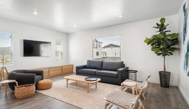 Family-Friendly 3-Story Home Sleeps 8