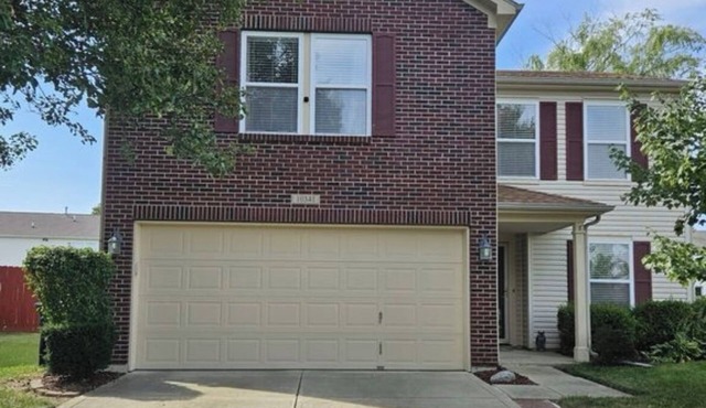 Family Friendly 3 bed, 2.5 bath house with WiFi, AC near Brownsburg and Speedway