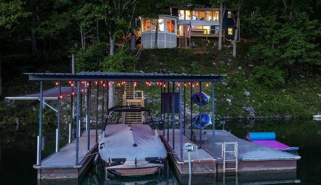 Family-Friendly 3-Bedroom Lakefront Getaway on Norris Lake
