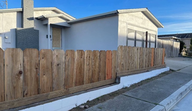 Family friendly 3Bdr Seaside house with WiFi, 24 hour security, dishwasher, W/D