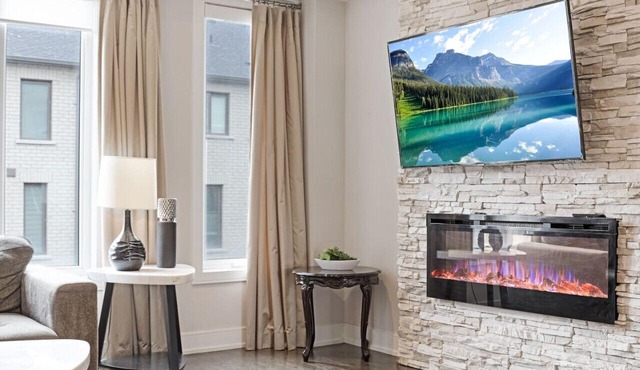 Family-Friendly 3BR Mississauga Home w/Parking