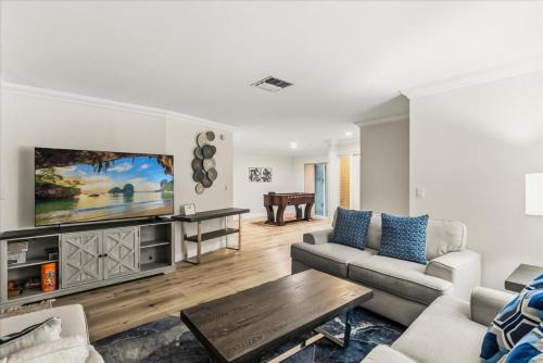 Family-Friendly 3BR Getaway Saltwater pool