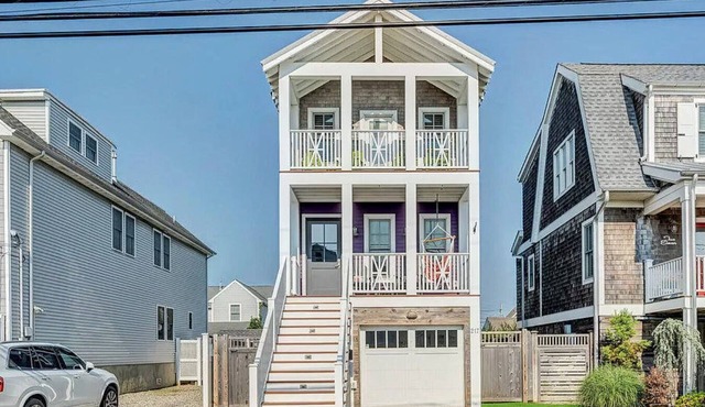 Family-Friendly 3BR House 3 Blocks to Beach