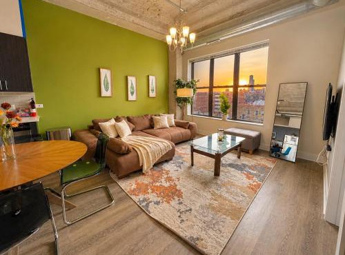 Family-Friendly 3BR Near McCormick Place, Soldier Field & Shedd Aquarium, A Prime South Loop Spot