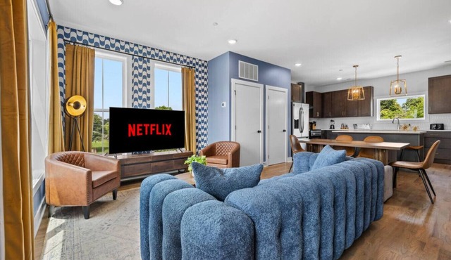 Family-Friendly 3BR Townhouse | GameRoom & Balcony