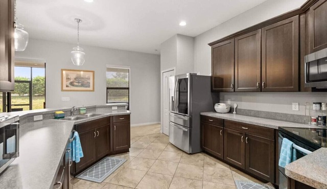 Family-Friendly 3BR Getaway BBQ Game Room Fun