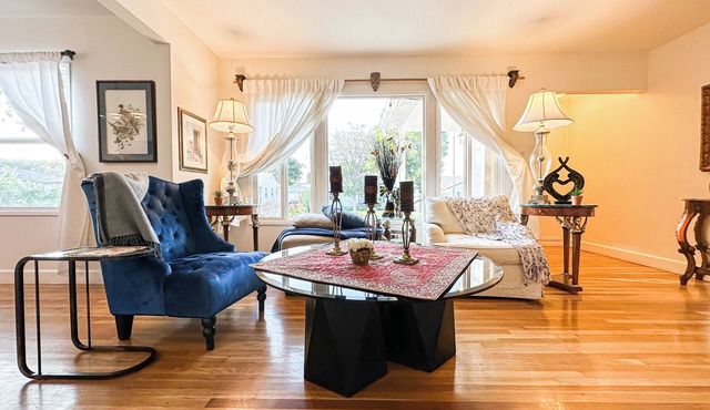 Family-Friendly 3BR with Backyard - Hal1