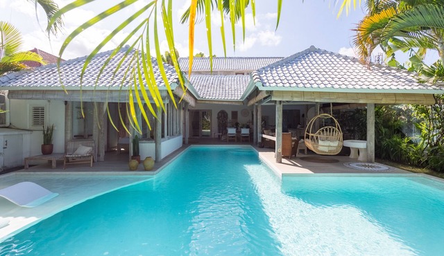 Family-Friendly 3BR Villa w/Private Pool, Seminyak
