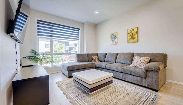 Family-Friendly 3BR w/Arcade + 13 Min to Airport