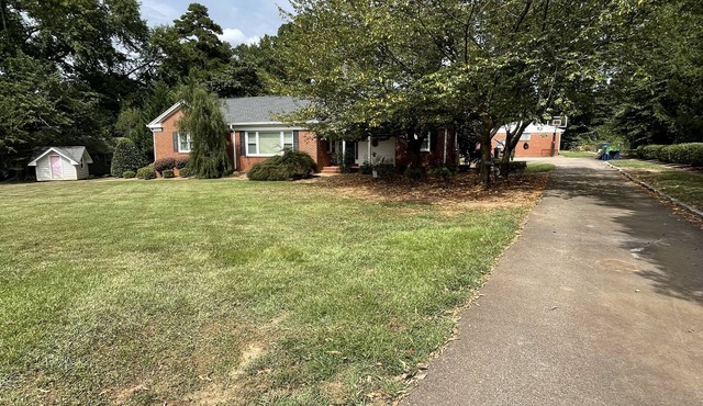 Family Friendly 3BR w/outdoor entertaining space
