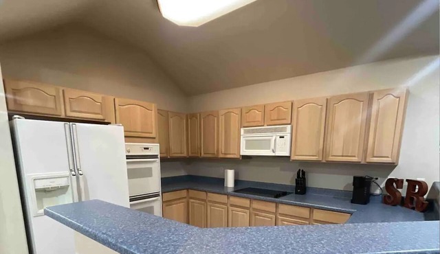 FAMILY FRIENDLY 4 BEDROOM STAY