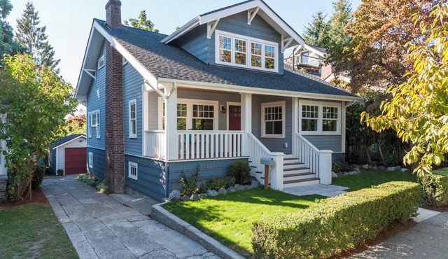 Family Friendly 4 Bedroom Craftsman in Ravenna