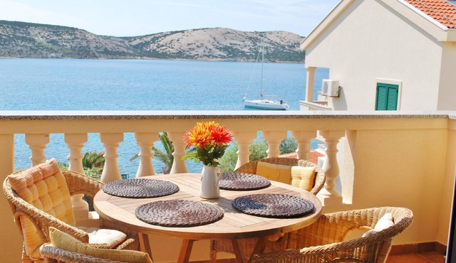 Family-friendly 4-star beach holiday apartment
