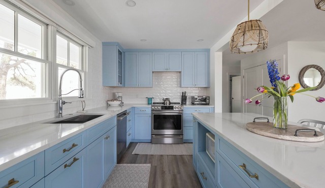 Family-friendly 4-bedroom. Perfect for beachside holidays with all amenities